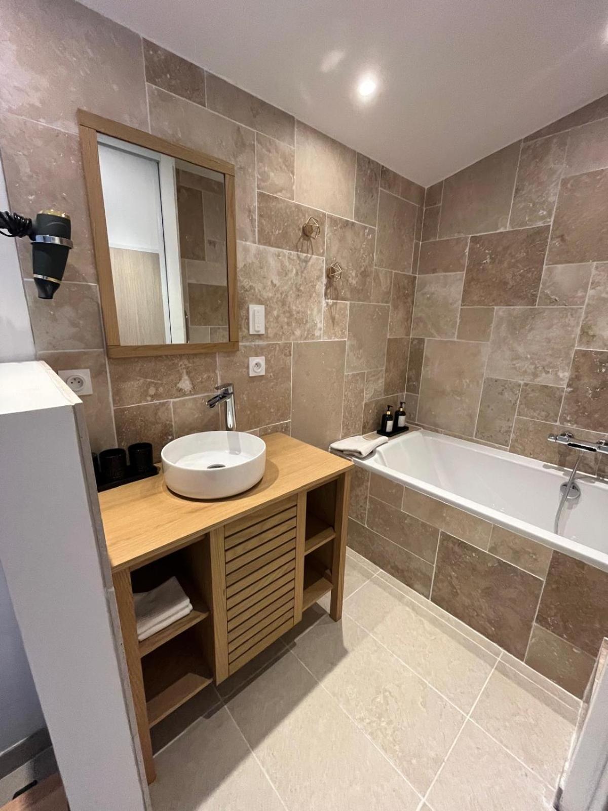 Suite Avec Sauna 36M² Niort Exterior foto